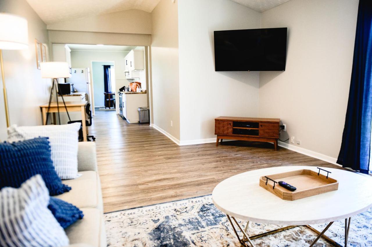 Urban Cottage: Homey & Convenient Huntington Exterior foto
