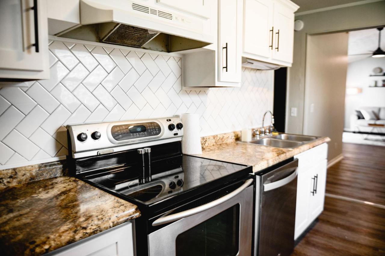 Urban Cottage: Homey & Convenient Huntington Exterior foto
