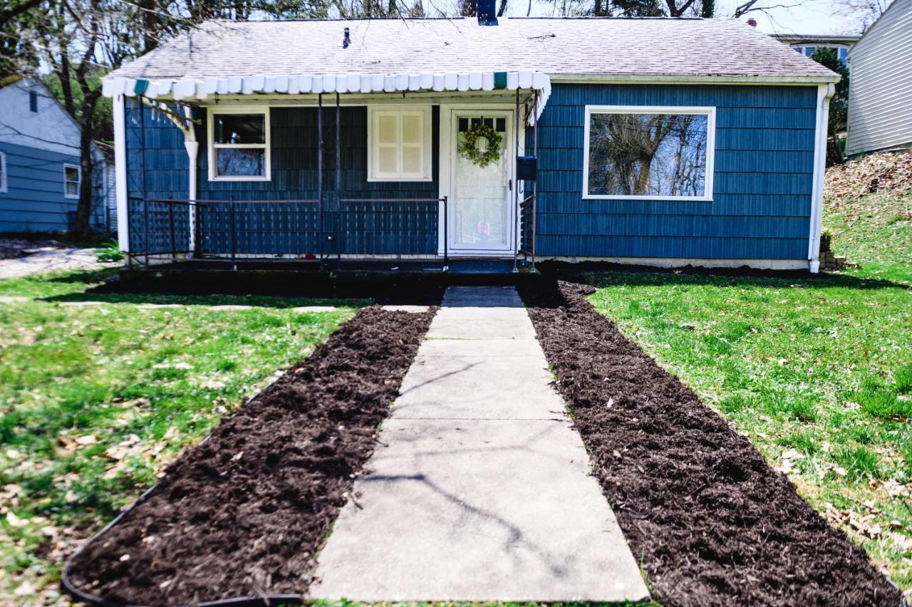 Urban Cottage: Homey & Convenient Huntington Exterior foto